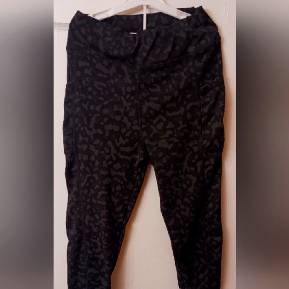 Camo print leggings